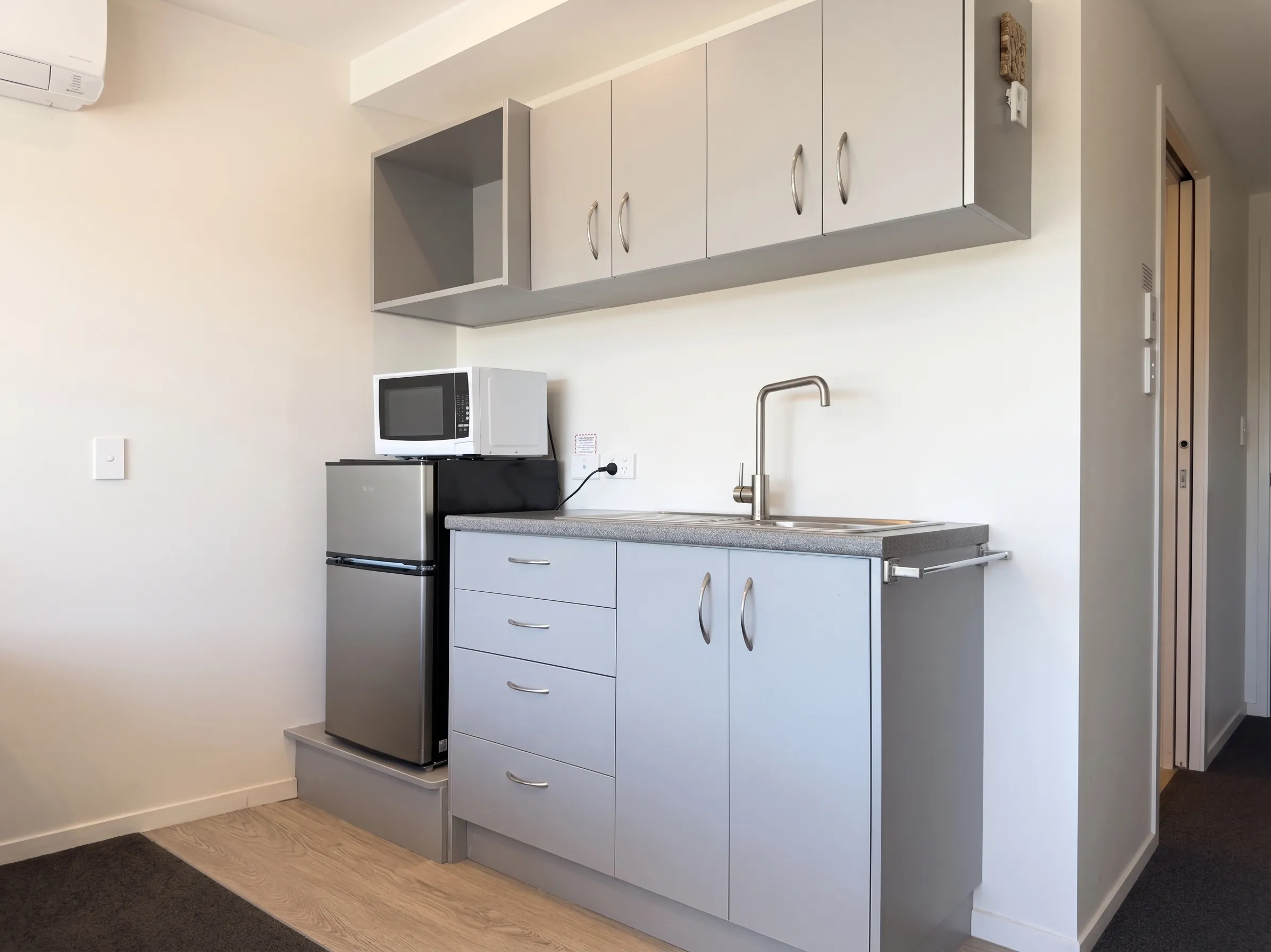 Studio Round House, kitchenette