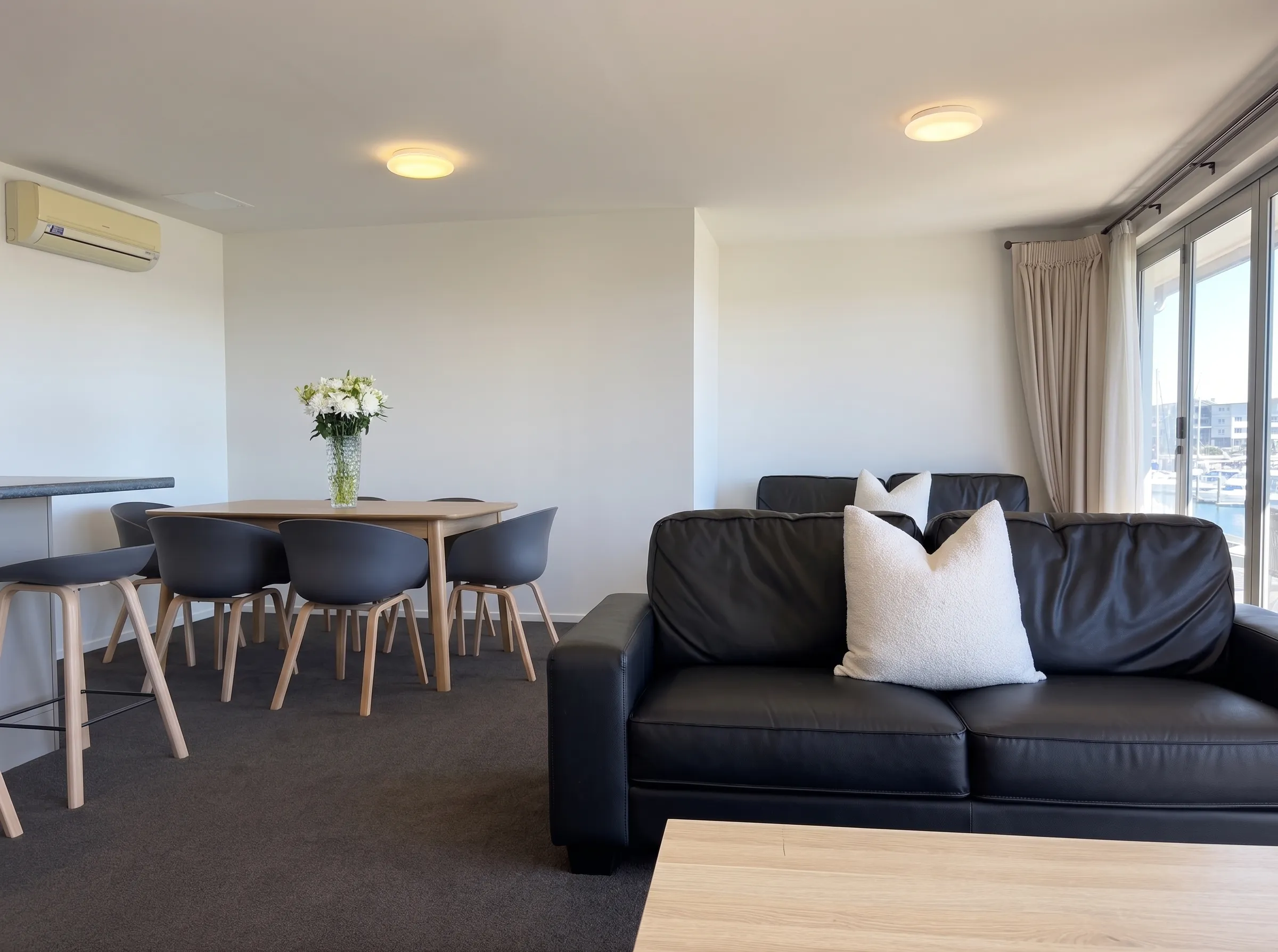 Three Bedroom Apartments, lounge