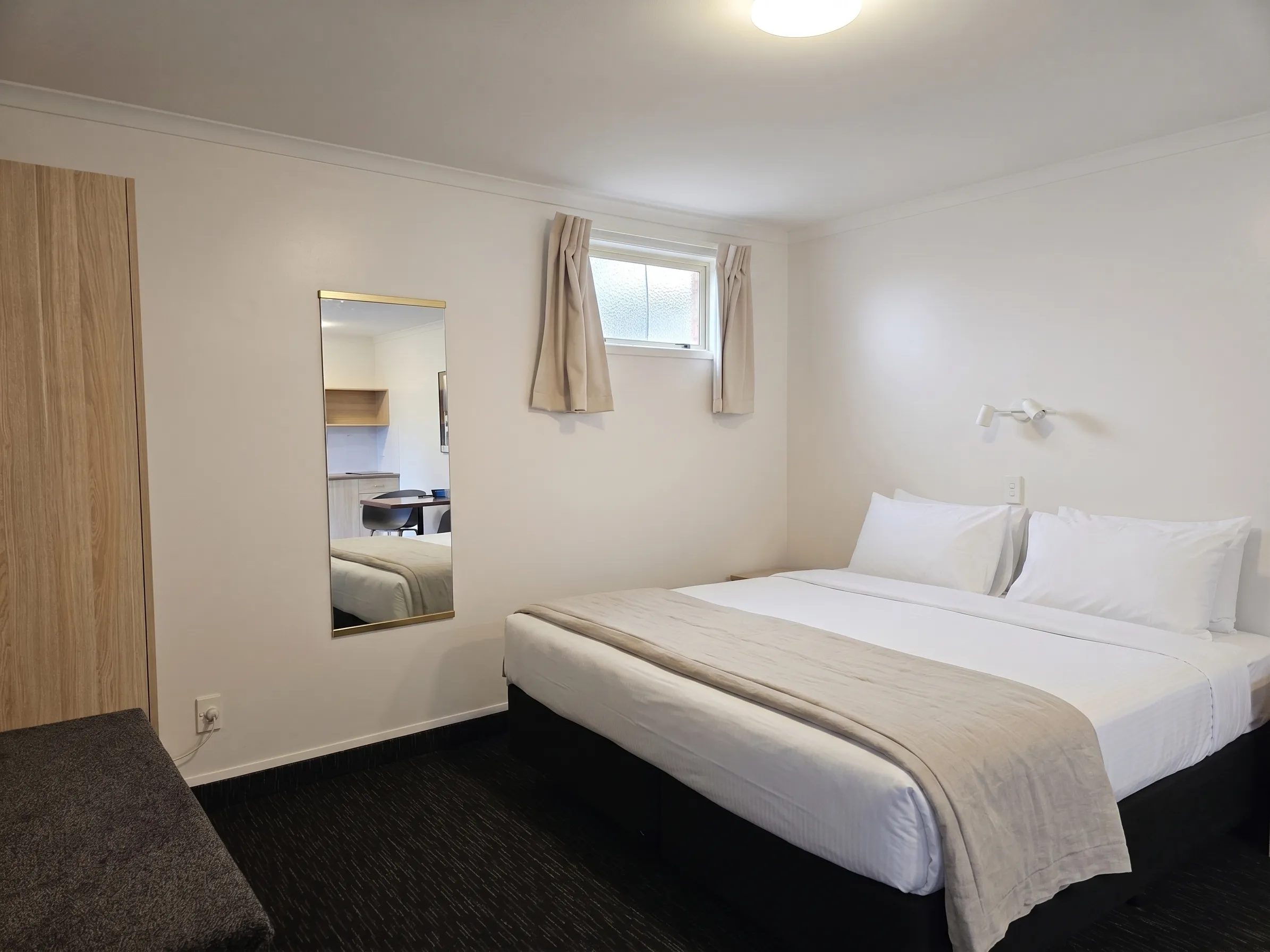 Large Studio at Bluewater Hotel