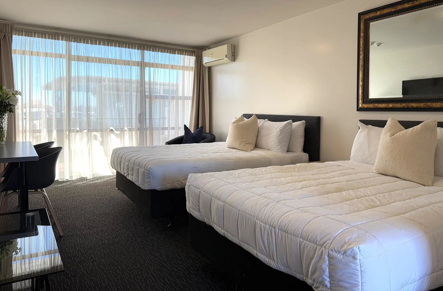 Ground Floor Accessible Studio — accessible room at Bluewater Hotel