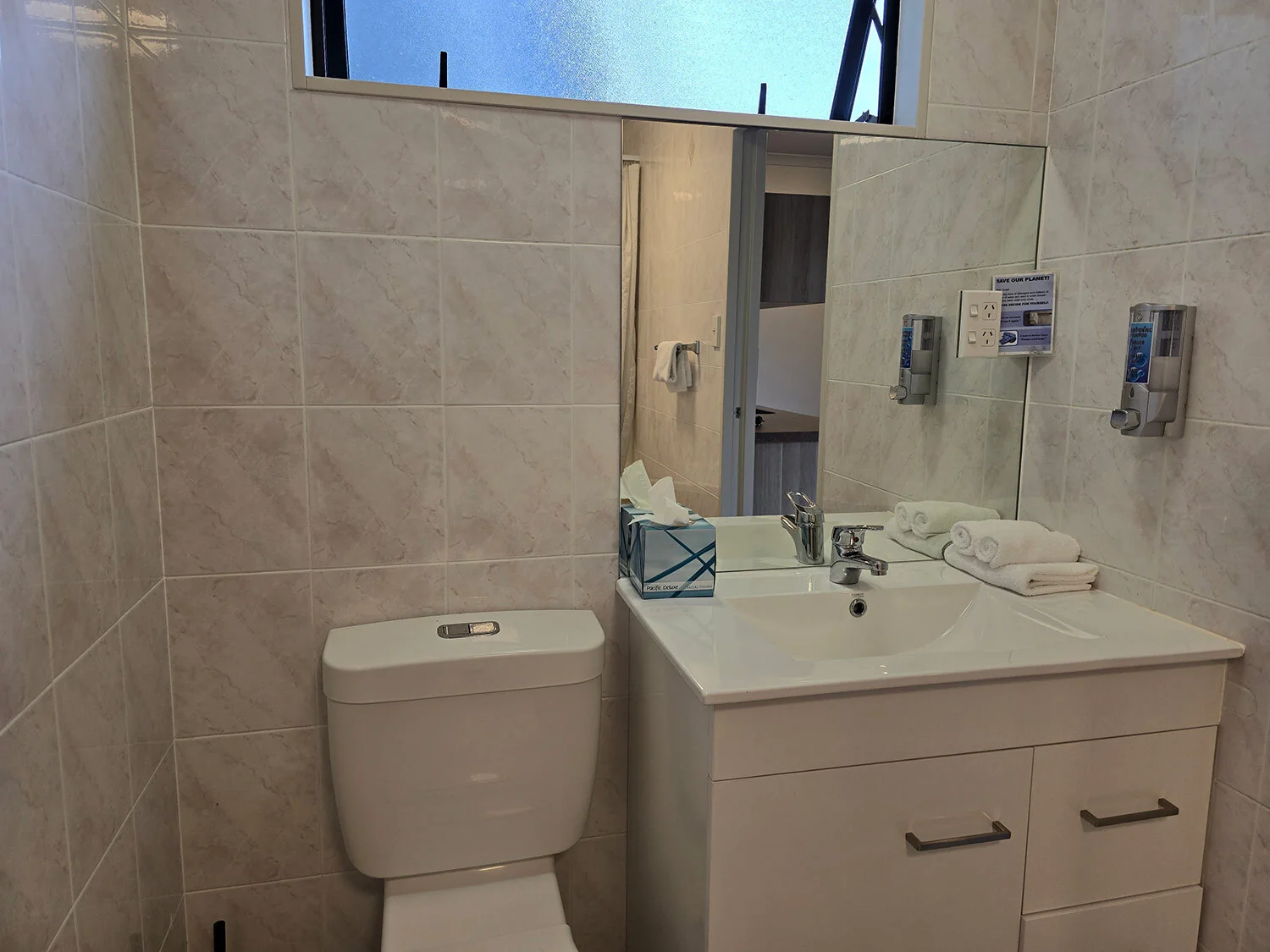 Large Studio — bathroom 2 at Bluewater Hotel